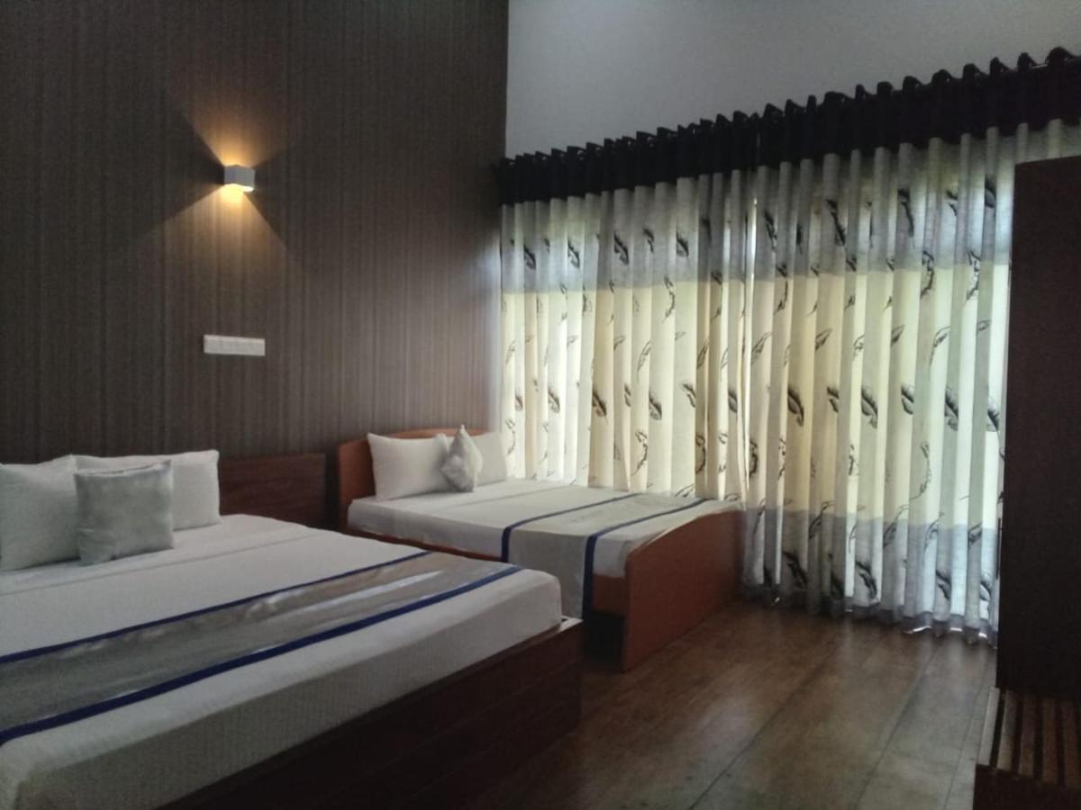 Saru Blue Sapphire Hotel Godakewela Екстериор снимка